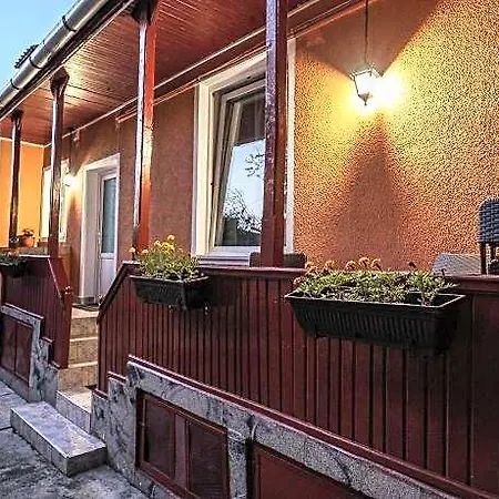 Cozy Corner Отель Брашов