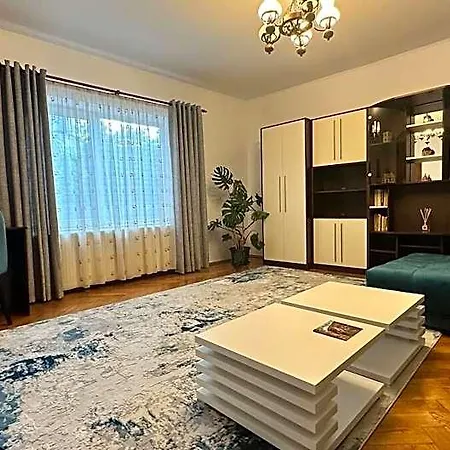 Cozy Corner Отель Брашов